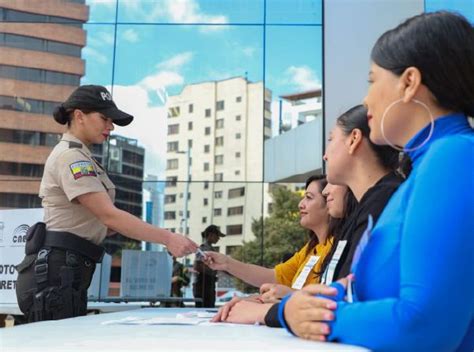 CNE entregó 51 068 credenciales a miembros de la Policía Nacional para