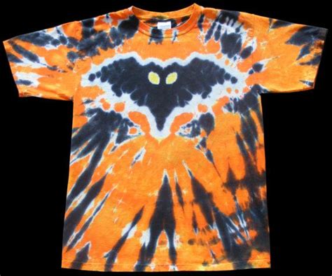 Halloween Bat Tie Dye Tee By Creativitees On Etsy 20 00 Diy Tie Dye