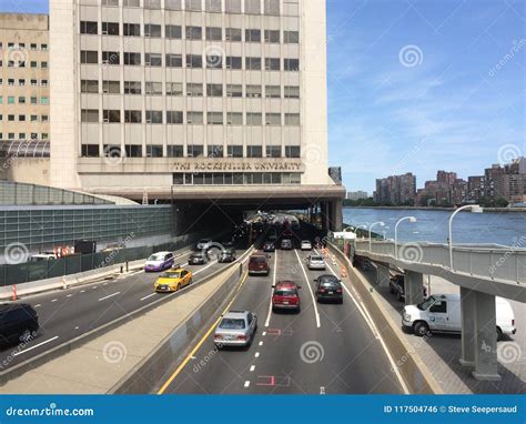 FDR Drive in Manhattan editorial photo. Image of manhattan - 117504746