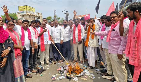 Kavitha Arrest Brs Leaders Hold Protests In Several Parts Of Adilabad