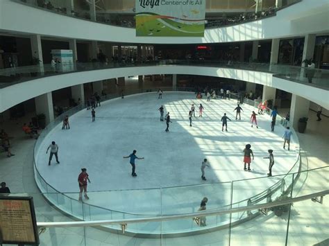 The Lloyd Center Ice Rink In Portland Is Perfect For A Winter S Day