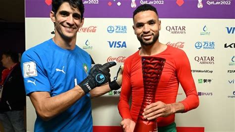 ياسين بونو يفوز بجائزة أفضل لاعب في مباراة المغرب والبرتغال بكأس العالم