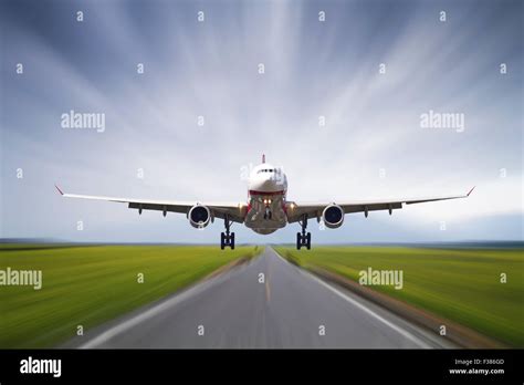 Plane runway take off hi-res stock photography and images - Alamy