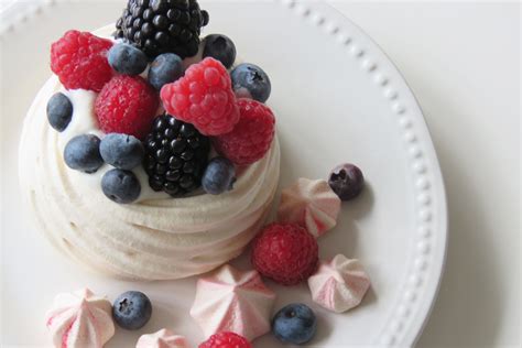 La pavlova aux fruits rouges Léa