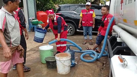 PMI Grobogan Bantu Distribusikan Air Bersih