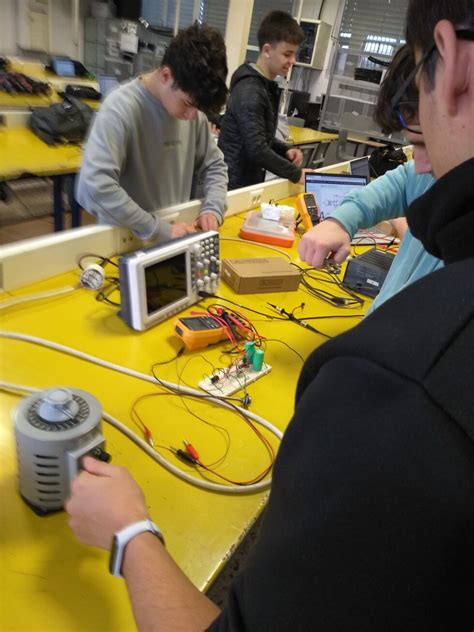 Montando Y Reparando Fuentes De Alimentación Web Escuela Profesional La Salle Paterna