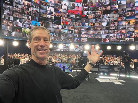 Tony Robbins Business Mastery Shows The Power Of Hybrid Events In