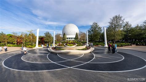 PHOTOS VIDEO World Celebration Opens With Walt The Dreamer Statue