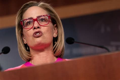 Kyrsten Sinema S Party Switch Is All About Her Political Survival Huffpost Latest News