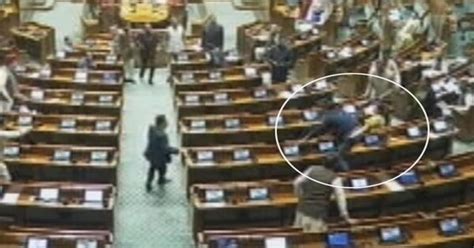 6 Involved In Parliament Smoke Scare 4 Arrested 2 On The Run Sources