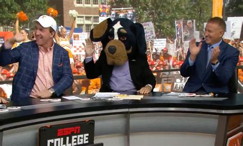 College GameDay: Lee Corso headgear pick for Alabama vs. Tennessee