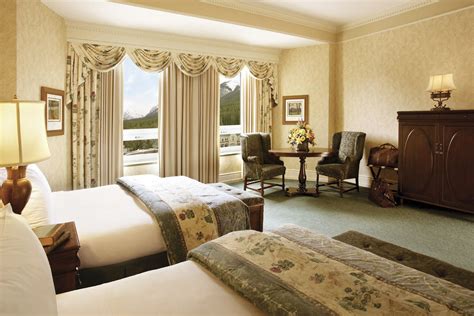 Banff Springs Hotel – Fairytale Castle In The Mountains