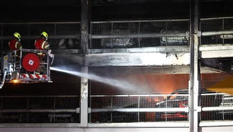 Un Gran Incendio Obliga A Suspender Todos Los Vuelos En El Aeropuerto