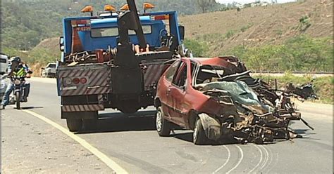 G1 Duas Pessoas Morrem E Uma Fica Ferida Em Acidente Na BR 381 Em MG