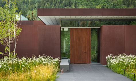 steel house vjaa