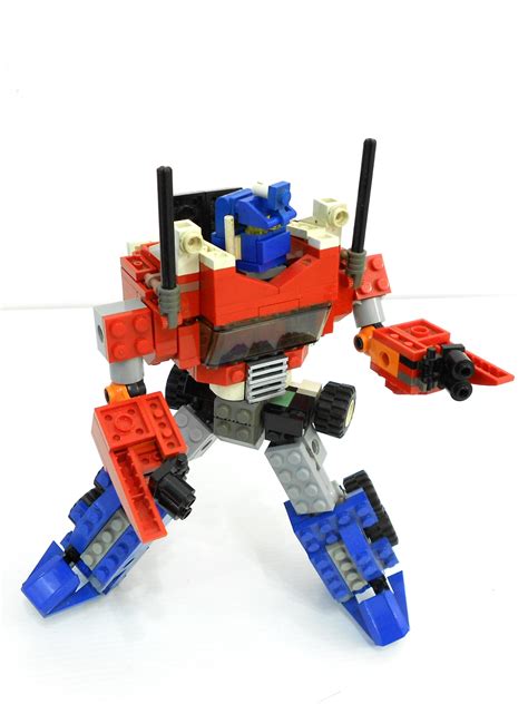 Alanyuppie's LEGO Transformers: Neo Optimus Prime LEGO Instructions