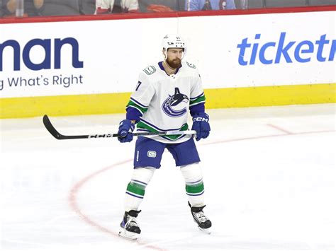 Vancouver Canucks Re Sign Filip Hronek To 8 Year Contract The Hockey