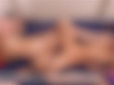 Hot Double Dildo Closeup Peeing and Bath Time Vidéos Porno Gratuites