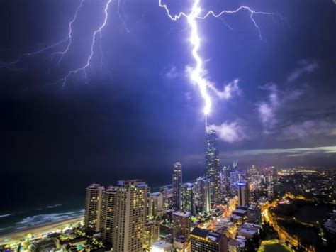 Tennis Ball Sized Hail Severe Thunderstorms And A Heatwave Hit