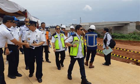 Serpong-Cinere toll road to be completed this year