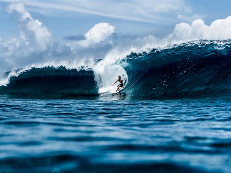 Tahiti Surfing Reviews | U.S. News Travel