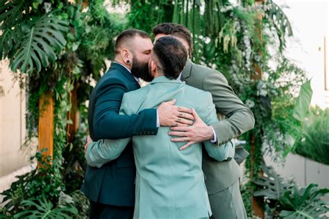 71 Impresionantes Fotografías De Una Boda Gay Poliamorosa En Brasil