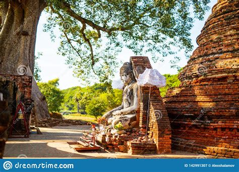 La Pagode De Yadana Hsemee Au Myanmar Image Stock Image Du Asie