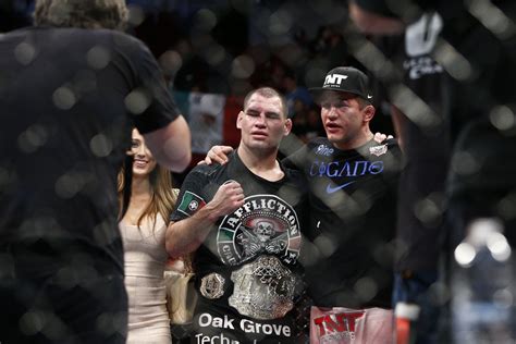 Cain Velasquez won't need surgery for shoulder injury - MMA Fighting