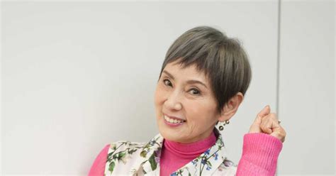 【ヒューマン】秋野暢子、半年ぶり芸能活動再開 22年6月発覚の食道がん「私は絶対、治す」（13ページ） サンスポ