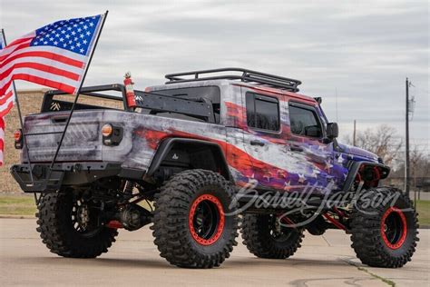 Lot 7541 2020 Jeep Gladiator Custom Pickup Barrett Jackson