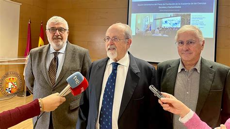 La Academia De Ciencias Sociales Y Humanidades Recibe En La UCLM Al