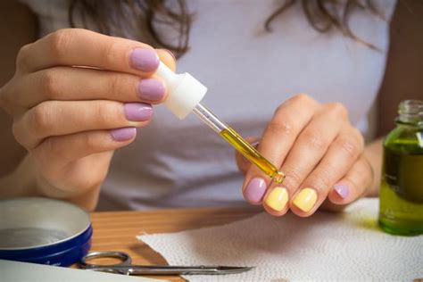 How To Use Cuticle Oil For Nail Growth