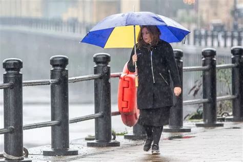 Surrey weather: Met Office issues fresh 18-hour thunderstorm warning that could cancel jubilee ...