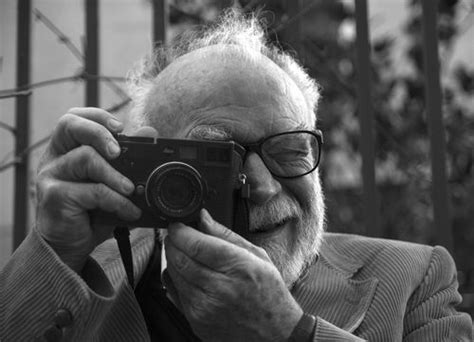 Mario Muchnik El fotógrafo en la Sala de Exposiciones de la Casa