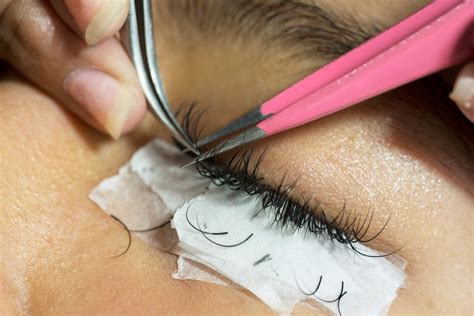 How To Remove Eyelash Extensions Safely At Home Lulu Beauty Spa