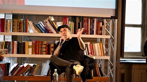 Fedez A Torino Per Parlare Di Salute Mentale Al Circolo Dei Lettori