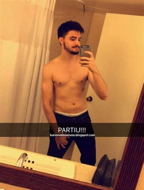 Nudes De Felipe Neto Pelado Mostrando O P Nis Homens Pelados Br