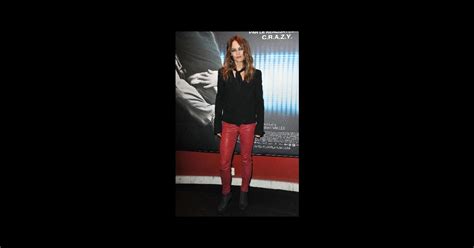 Vanessa Paradis Mise à Nu Dans Une Nouvelle Biographie Premiere Fr