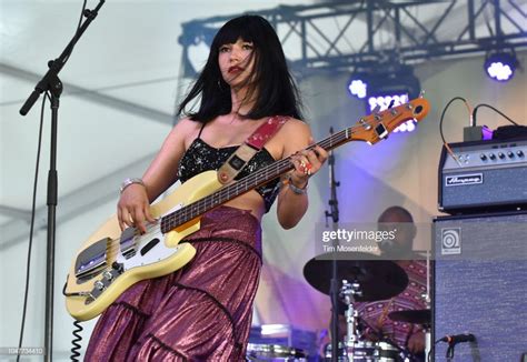 Laura Lee Bass Player And Goddess Of Khruangbin Rladyladyboners