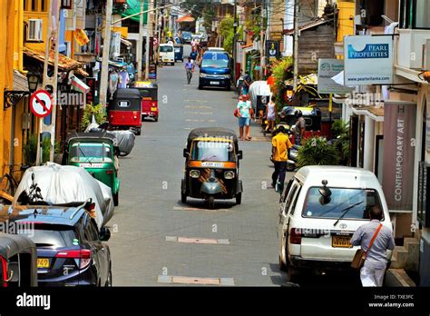 Pedlar Sri Lanka Hi Res Stock Photography And Images Alamy