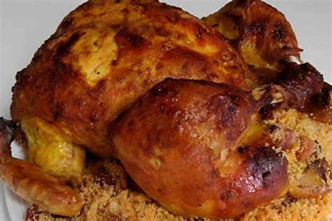 Frango assado farofa Receitinha perfeita pra você servir na