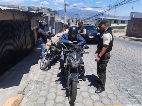 Polic A Ecuador On Twitter Acciones Policiales En Diferentes Sectores