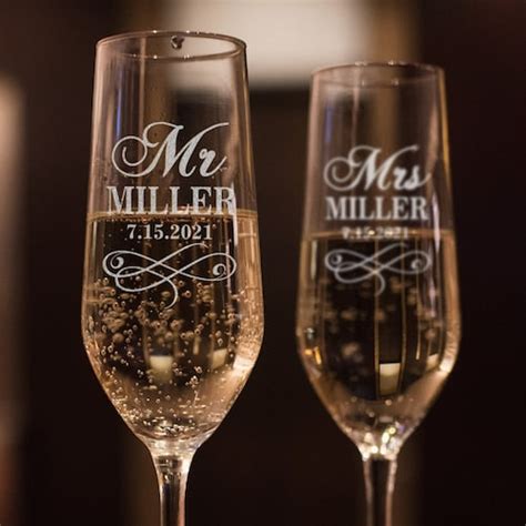 Set Of 2 Personalized Mr And Mrs Wedding Toasting Flutes Etsy