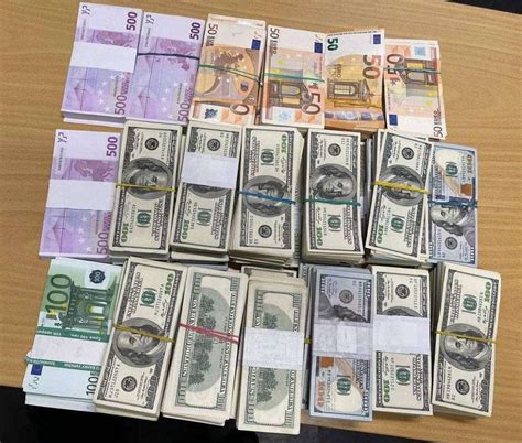 Чоловіки на двох BMW везли в Румунію незадекларовану валюту в ...