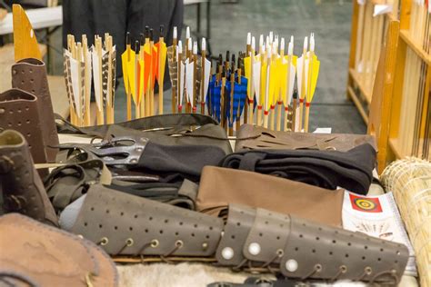 visitors fighting  larp swords creative commons bilder
