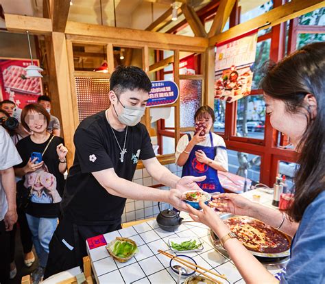 红餐网：明星餐厅扎堆出事，干餐饮没想象中那么简单！联商专栏