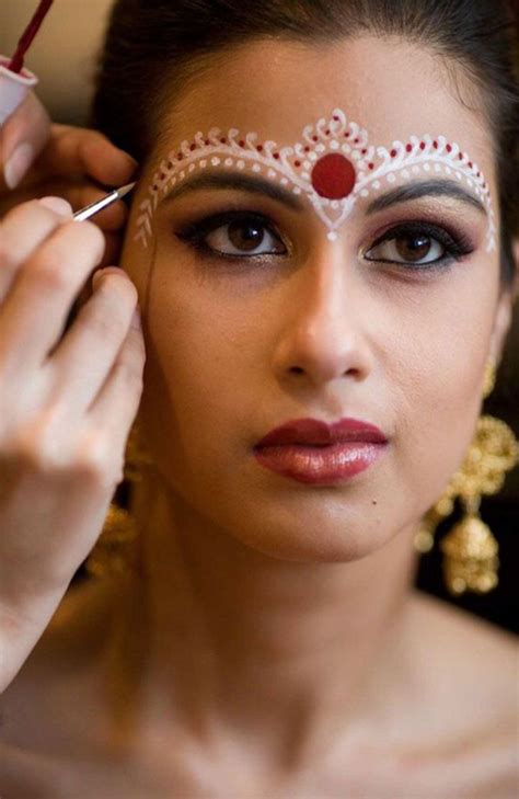 23 Bengali Bridal Kumkum Ideas Bengali Bridal Makeup Bengali Bride