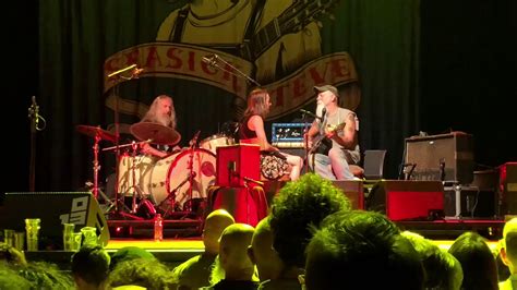 04072018 Seasick Steve Walkin Man Live 013 Youtube