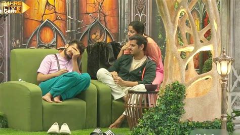 Bigg Boss Live Feed Munawar Ke Saath Khela Neil Aishwarya Ne Game