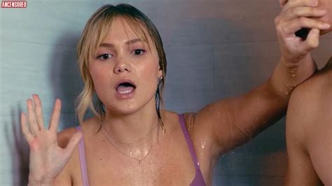 Olivia Holt Nue Dans Turkey Drop